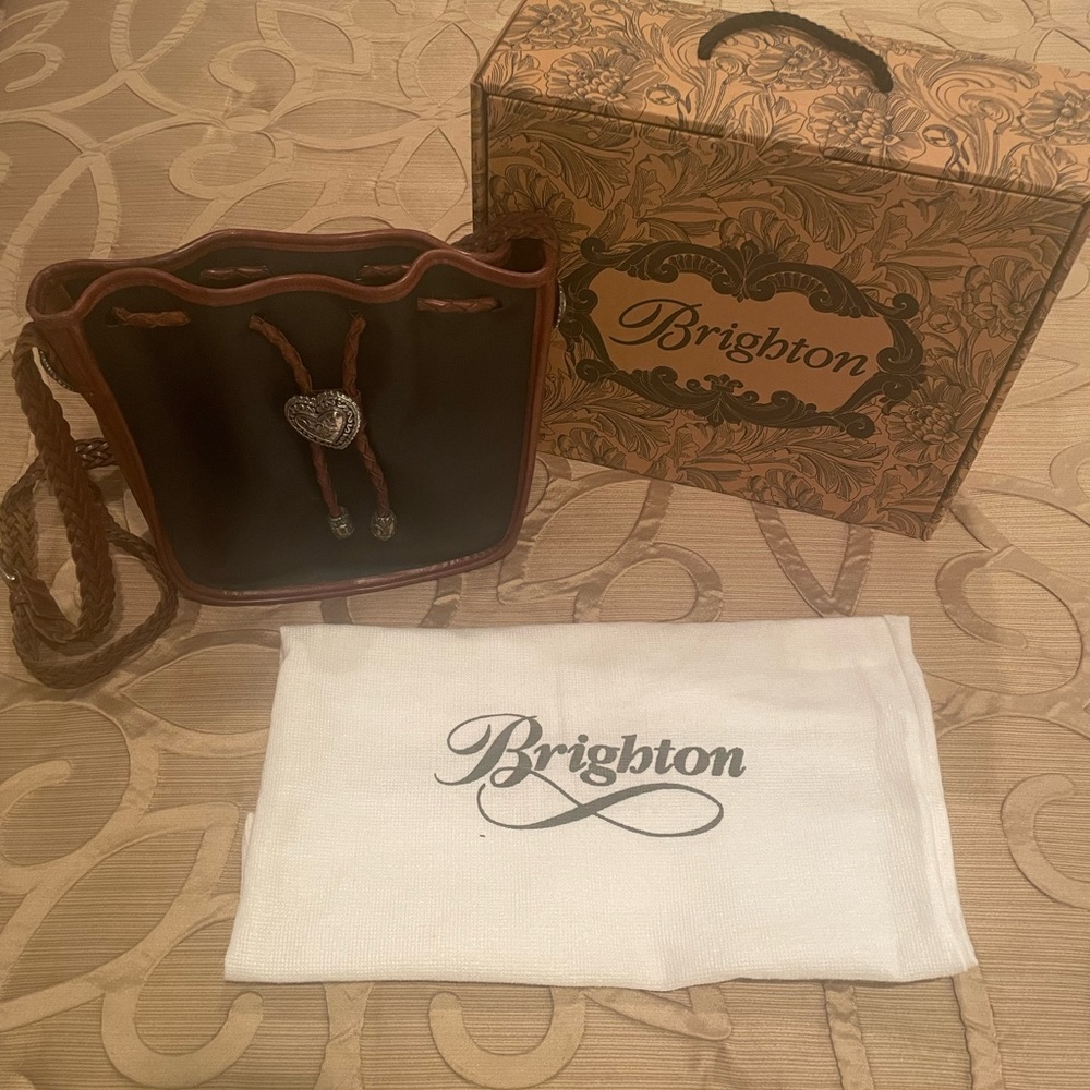 Wonderful leather purse with shoulder strap
